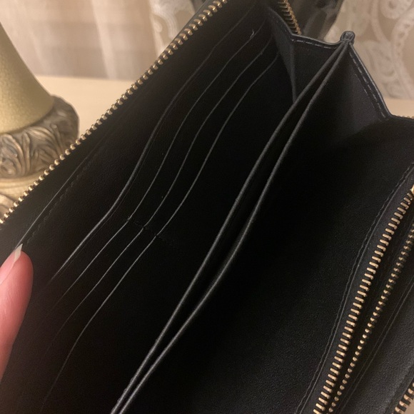 Valentino Garavani wallet - Picture 11 of 16